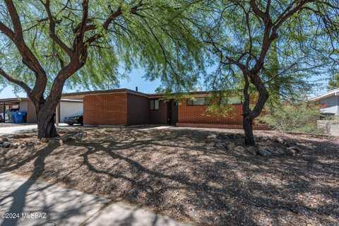 7916 E Winnepeg Drive, Tucson, AZ 85730