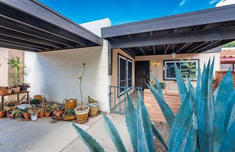 380 N Camino Del Vate, Green Valley, AZ 85614