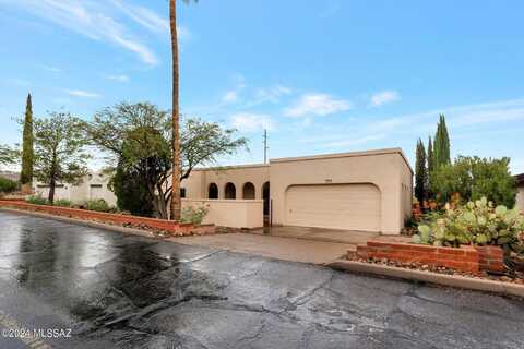 912 S Las Lomas Circle, Green Valley, AZ 85614