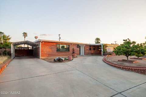 7018 E Calle Betelgeux, Tucson, AZ 85710