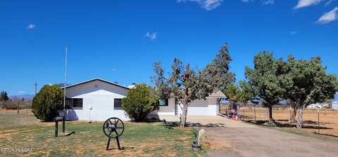 233 E Geneva Street, Pearce, AZ 85625