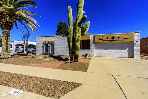 1631 S San Luis, Green Valley, AZ 85614