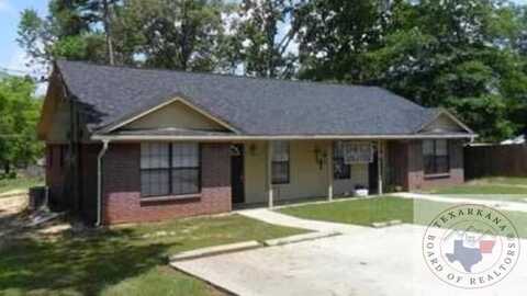 702 Hillcrest St., Queen City, TX 75572