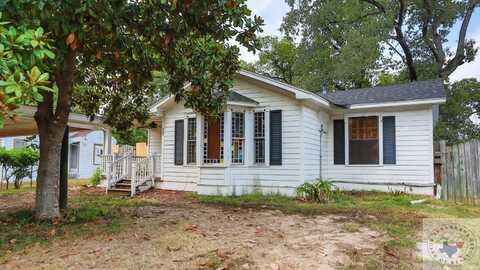 305 East Douglas, Jefferson, TX 75657