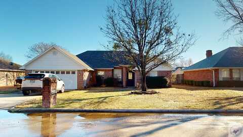 8 Lacey Drive, Hooks, TX 75561