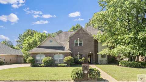 5910 Winchester Dr, Texarkana, TX 75503