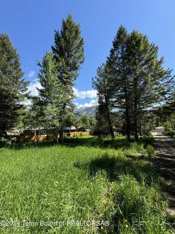 712 STOOR DRIVE, Alpine, WY 83128