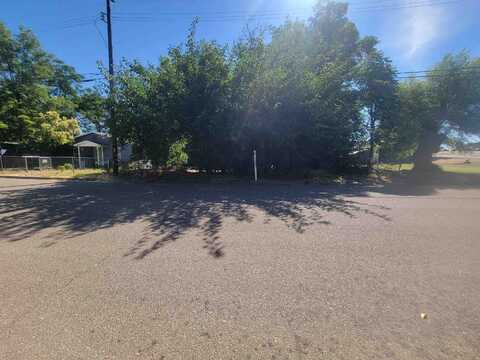 285 James Avenue, Red Bluff, CA 96080