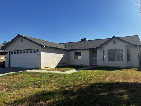 965 W Mammoth Pool Way, Hanford, CA 93230