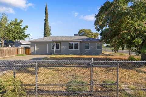 1033 W Houston Avenue, Visalia, CA 93291