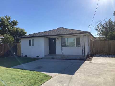 821 S Phillips Street, Hanford, CA 93230