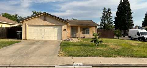 2431 W Clinton Avenue, Visalia, CA 93291