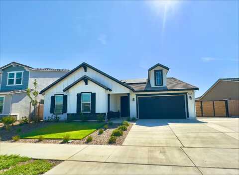 2213 N Wilsonia Street, Hanford, CA 93230