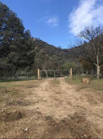 Zachary Road, Caliente, CA 93518