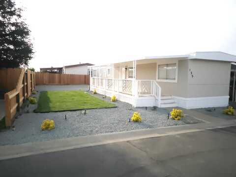 720 E Worth Avenue, Porterville, CA 93257