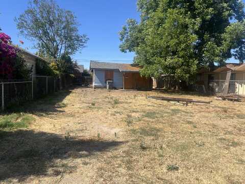 792 E Duff Avenue, Reedley, CA 93654