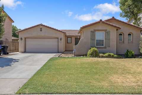 648 N Magna Carta Avenue, Hanford, CA 93230