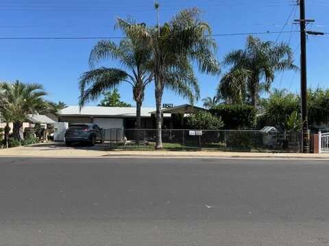 2005 E Terrace Drive, Dinuba, CA 93618