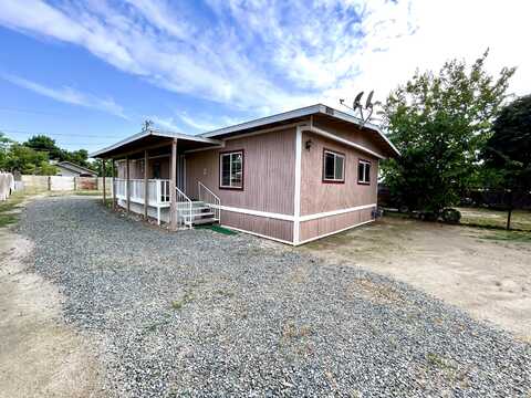 19669 Avenue 196, Strathmore, CA 93267