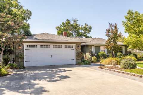 799 N Crawford Avenue, Dinuba, CA 93618