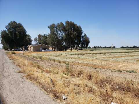 11544 S 10th Avenue, Hanford, CA 93230