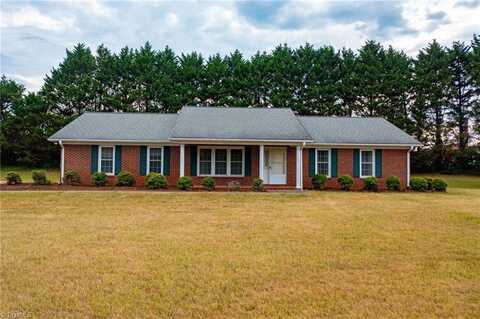 120 Speas Avenue, Boonville, NC 27011