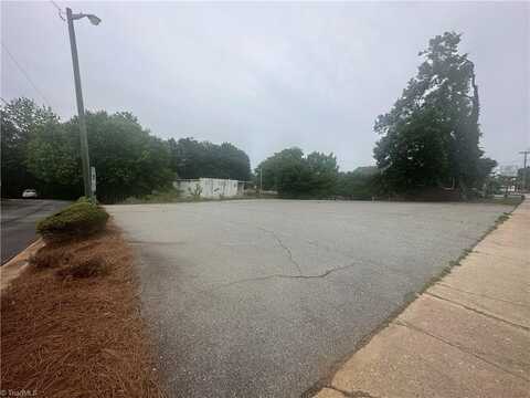 501 1/2 E Center Street, Lexington, NC 27292