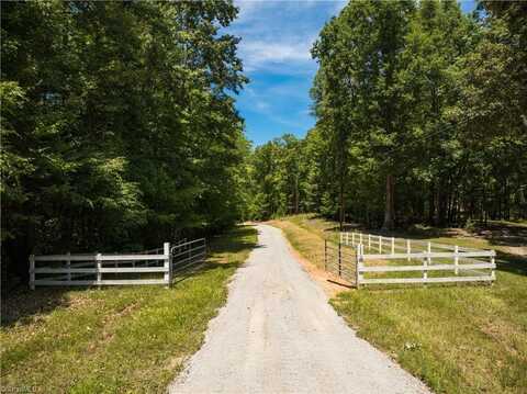 1230 Delta Acres Road, Sandy Ridge, NC 27046