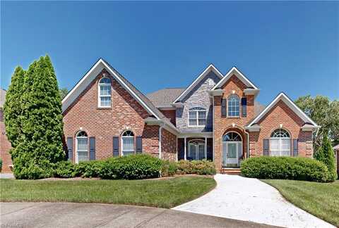 1021 Glen Day Drive, Clemmons, NC 27012