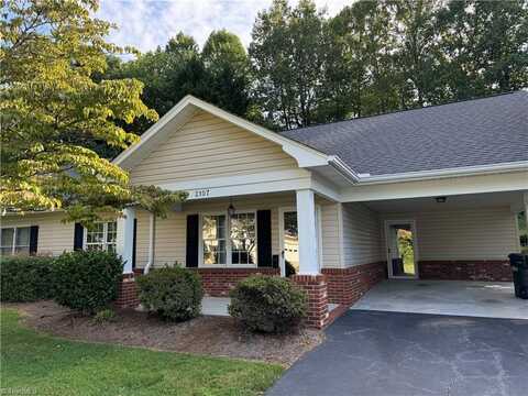 2107 Heatherstone Lane, Mount Airy, NC 27030