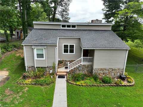 221 Noonkester Drive, Mount Airy, NC 27030