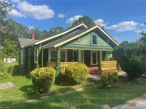 1110 N English Street, Greensboro, NC 27405