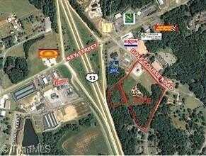 00 Golf Course Road, Pilot Mountain, NC 27041