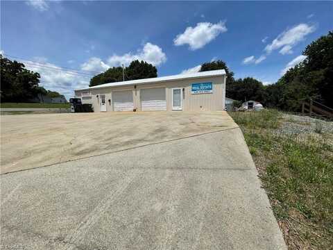 302 Main Street, King, NC 27021