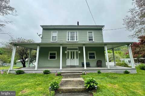 2406 RAILROAD STREET, MAHANOY PLANE, PA 17949