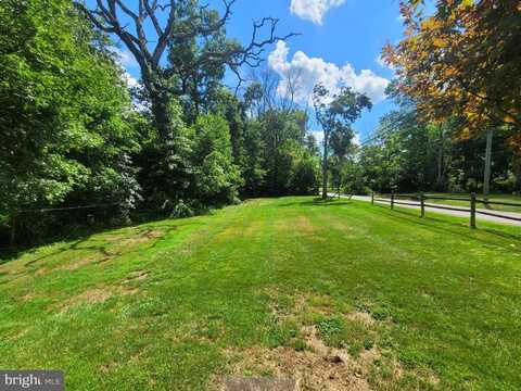 686 (adjacent lot ) GRAVEL PIKE, COLLEGEVILLE, PA 19426