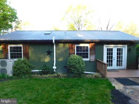 55 HUNTER LANE, MATHIAS, WV 26812