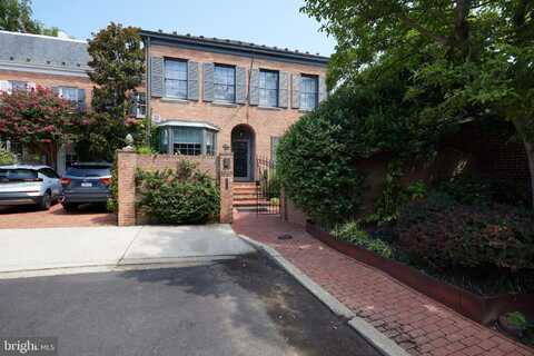 3033 WEST LANE KEYS NW, WASHINGTON, DC 20007