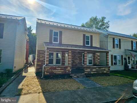 206 FAIRFAX STREET, MARTINSBURG, WV 25401