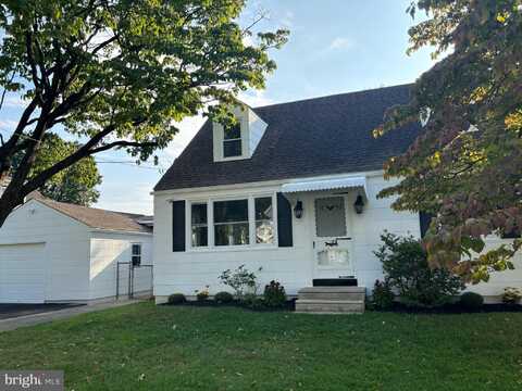 1090 BUTTONWOOD AVENUE, BENSALEM, PA 19020