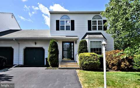 301 WOODCREST CIRCLE, ROYERSFORD, PA 19468