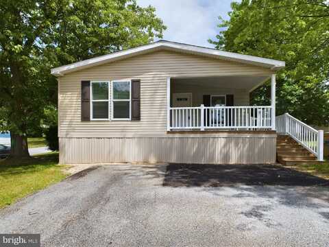 723 LAKE DRIVE, MOUNT WOLF, PA 17347