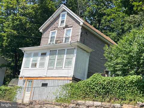 414 FRONT STREET, POTTSVILLE, PA 17901