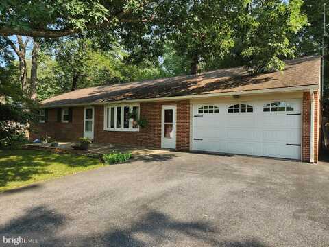 3761 E ELIZABETHTOWN RD, MANHEIM, PA 17545