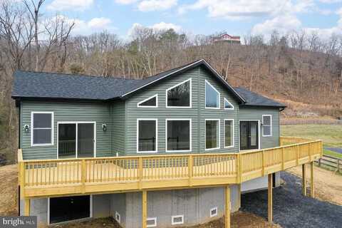 692 SUNSET VILLAGE RD., FRONT ROYAL, VA 22630