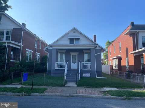 2009 MANADA STREET, HARRISBURG, PA 17104