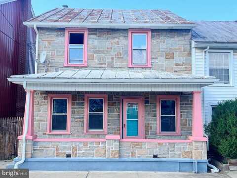 15 E MARKET STREET, JONESTOWN, PA 17038