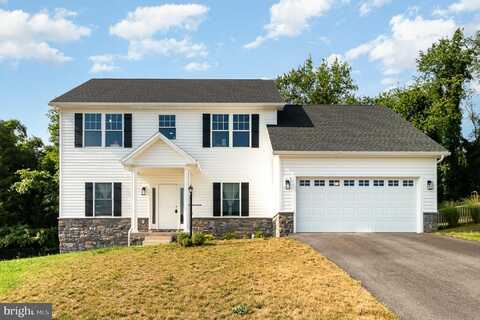 209 WHITE OAK CIRCLE, MOUNT HOLLY SPRINGS, PA 17065