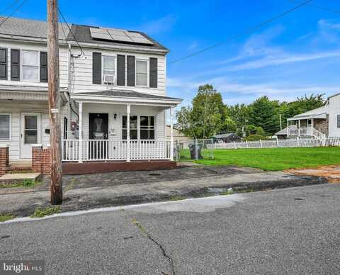 112 N RAILROAD AVENUE, FRACKVILLE, PA 17931