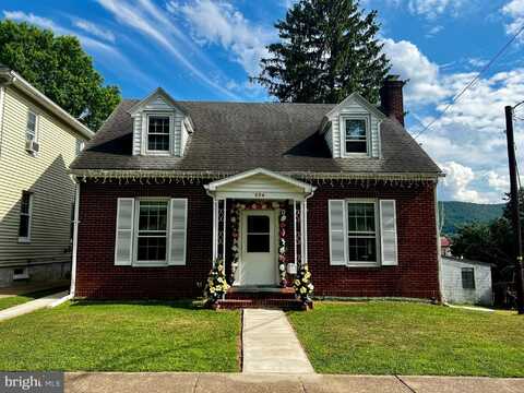 554 CENTER, MILLERSBURG, PA 17061